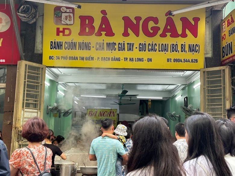 Bánh cuốn chả mực bà Ngân